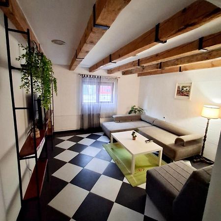 Downtown Apartment Ni Εξωτερικό φωτογραφία