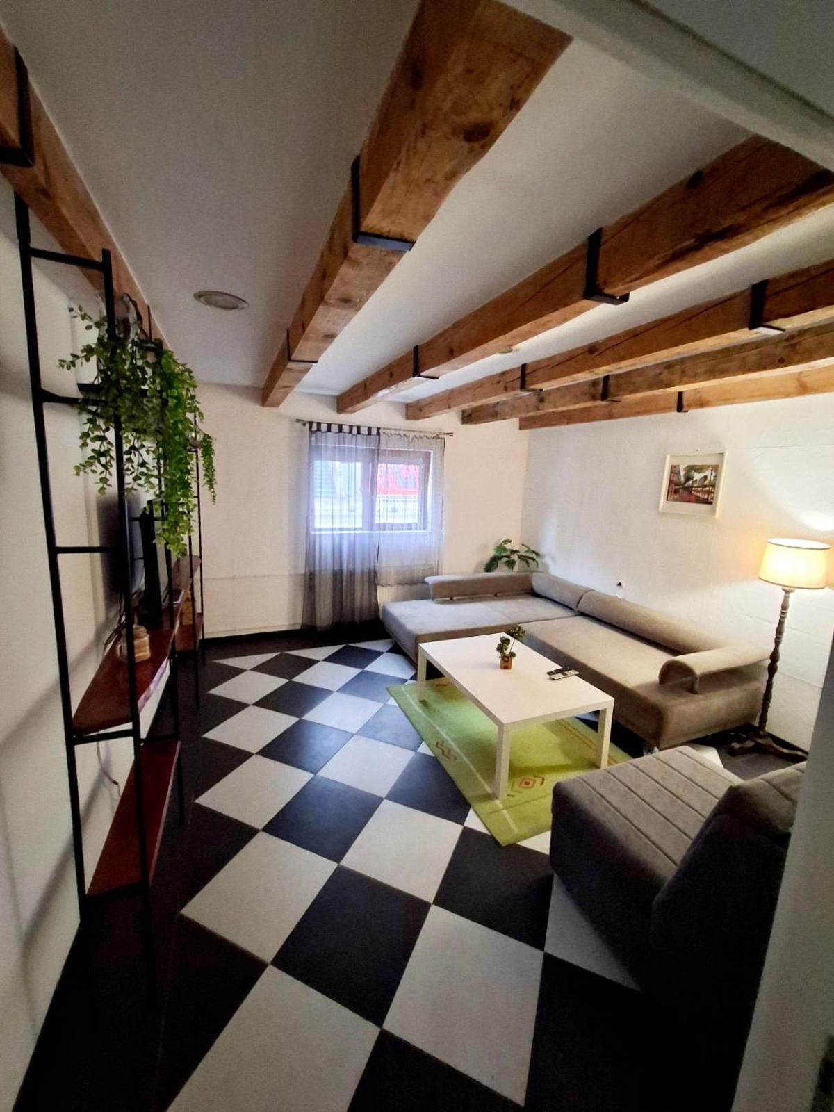 Downtown Apartment Ni Εξωτερικό φωτογραφία