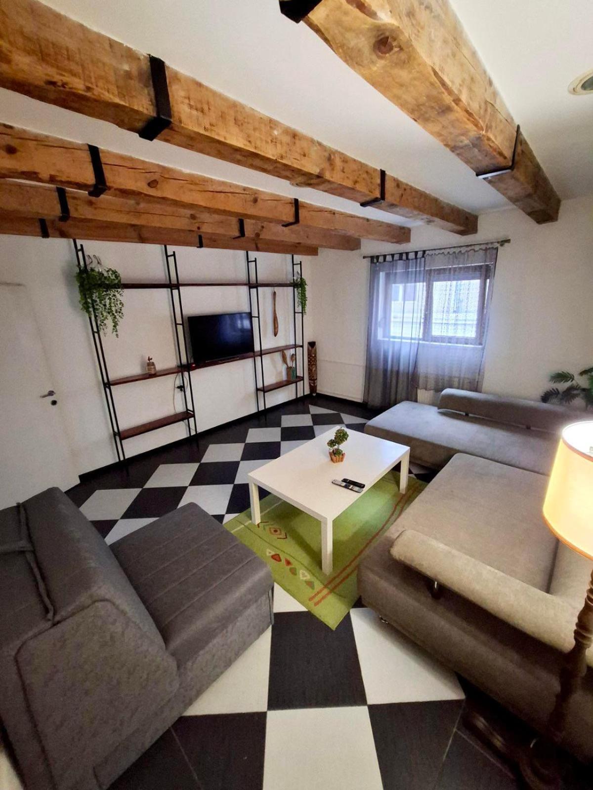 Downtown Apartment Ni Εξωτερικό φωτογραφία